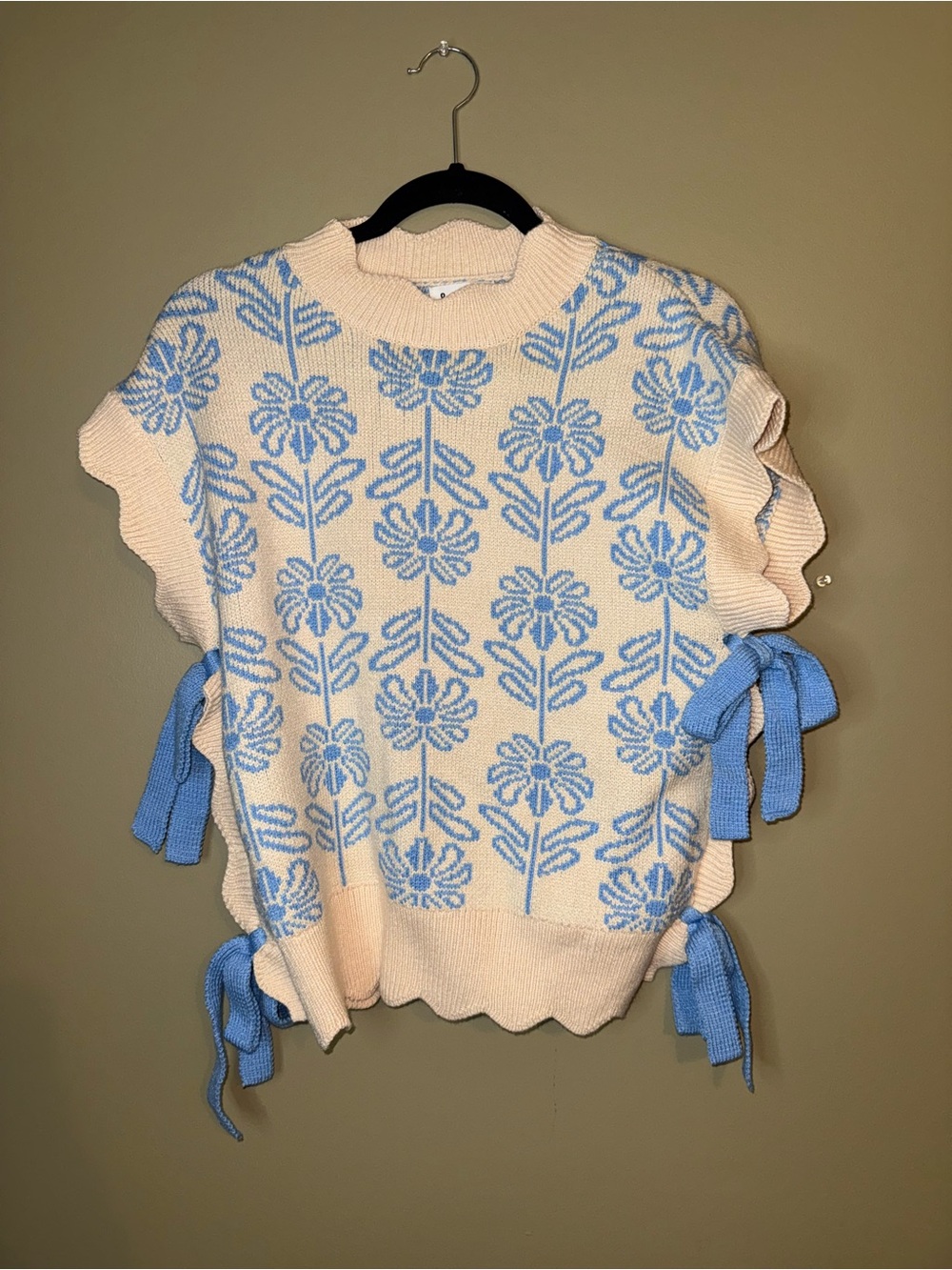 &Merci Juliet Floral Sweater Vest - Blue/Cream - Size Large Women’s